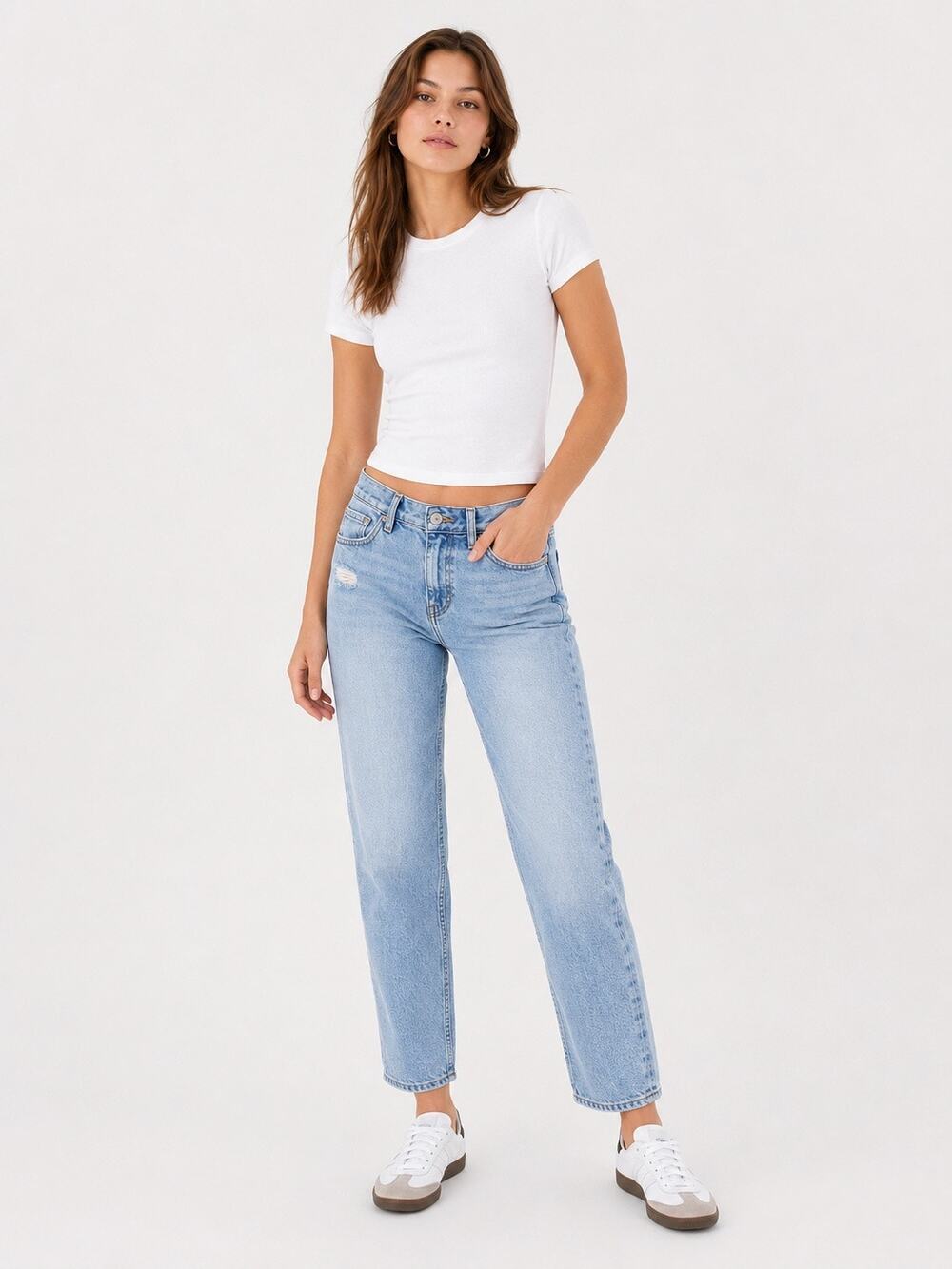 American Eagle Mom Jeans Women’s 6 Regular High Rise Light Wash Distressed